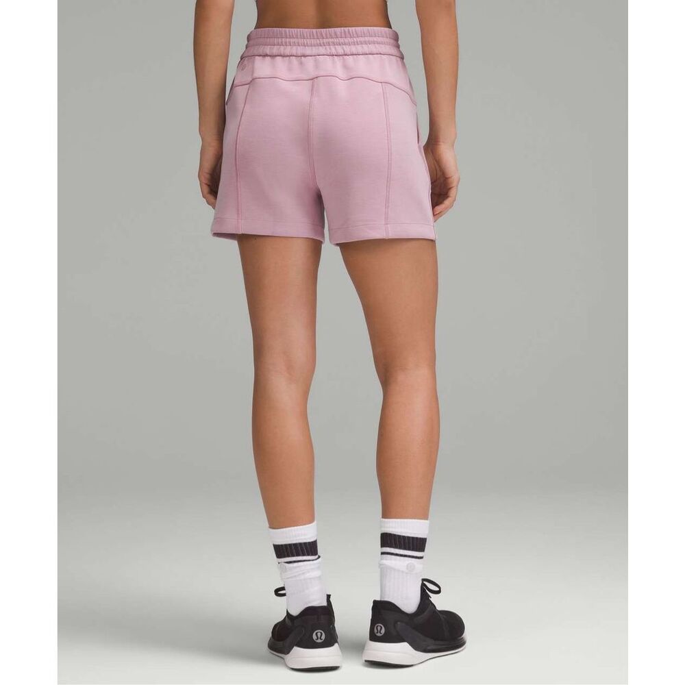 Lululemon Softstreme High-Rise Short 4" in Rose Blush Size 4